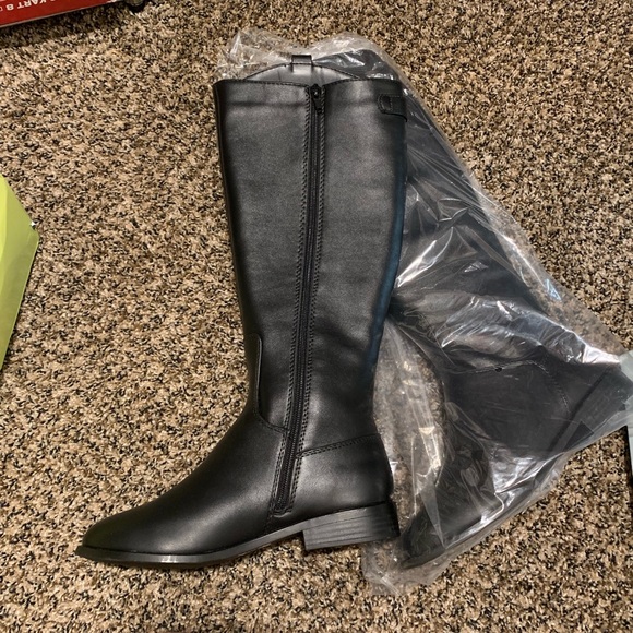 The perfect riding boot - in flat black - Picture 3 of 3